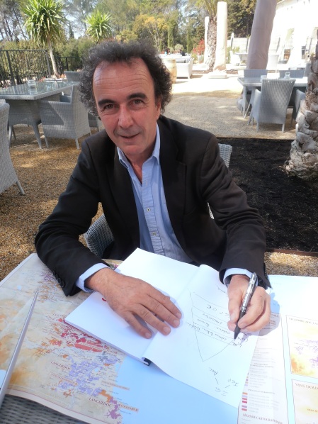 Jean-Philippe Granier, le directeur technique des Coteaux du Languedoc, explique le massif de La Clape. Photo©MichelSmith